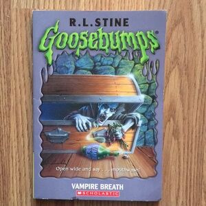 BOOK: R.L. Stine Goosebumps: Vampire Breath *(1996 paperback)